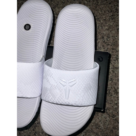 Kobe Kawa Slides 7Y - Picture 7 of 7